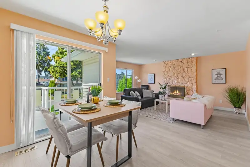 7622 17TH AVENUE - photo 3 of 31