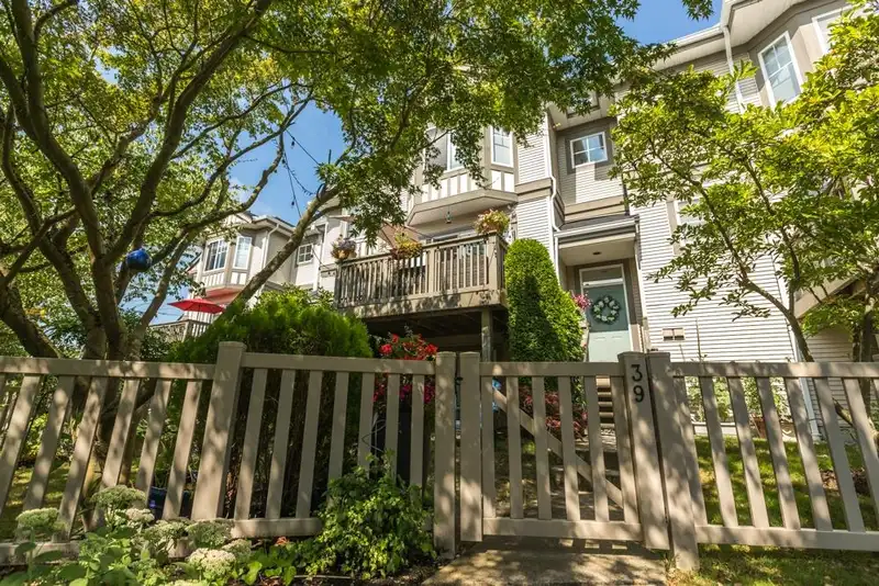39 3880 WESTMINSTER HIGHWAY - photo 1 of 25