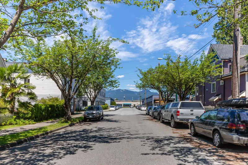 1022 ODLUM DRIVE - photo 2 of 25