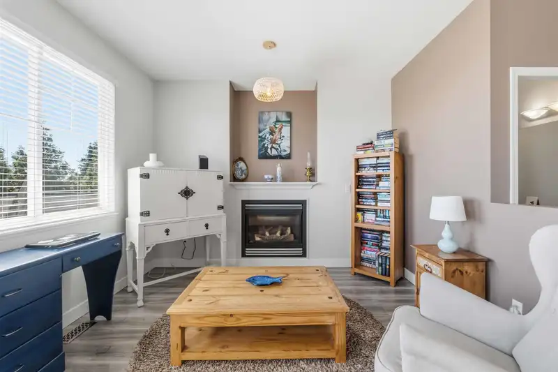 5666 149A STREET - photo 2 of 39