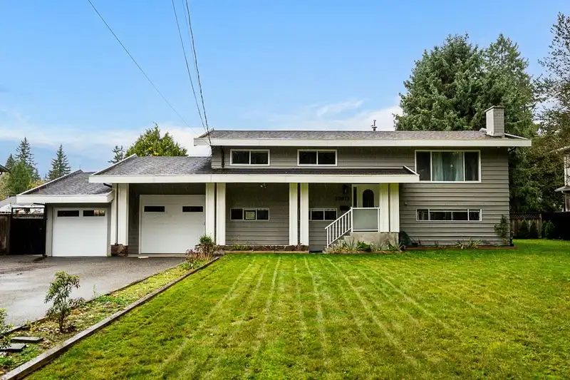20073 42 AVENUE - photo 2 of 33