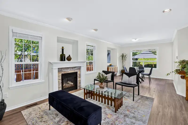 18737 65 AVENUE - photo 3 of 40