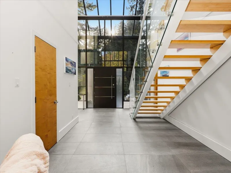 1260 SEYMOUR BOULEVARD - photo 3 of 25