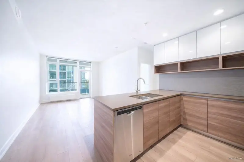 401 8850 UNIVERSITY CRESCENT - photo 3 of 12