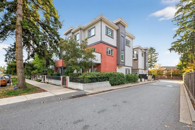 17 7247 140 STREET - photo 2 of 22