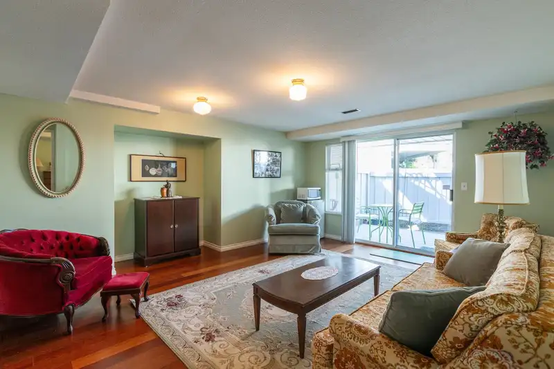 4 13919 70 AVENUE - photo 4 of 40