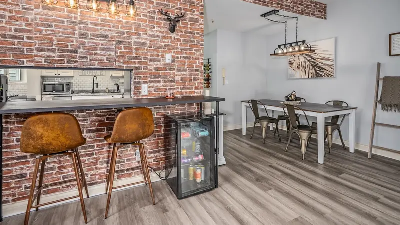 403 20556 113 AVENUE - photo 3 of 25