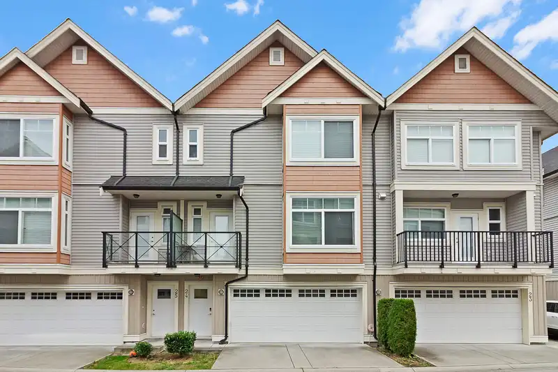 24 12092 70 AVENUE - photo 1 of 29