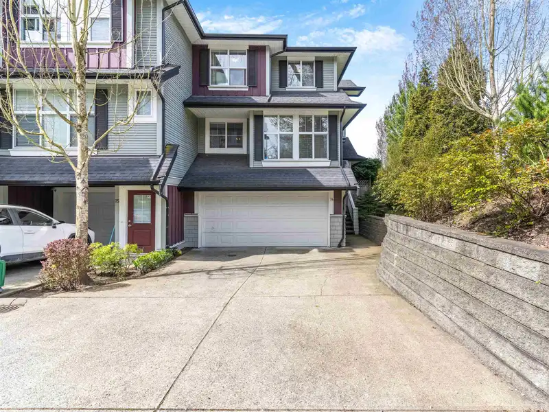 74 18199 70TH AVENUE - photo 2 of 38