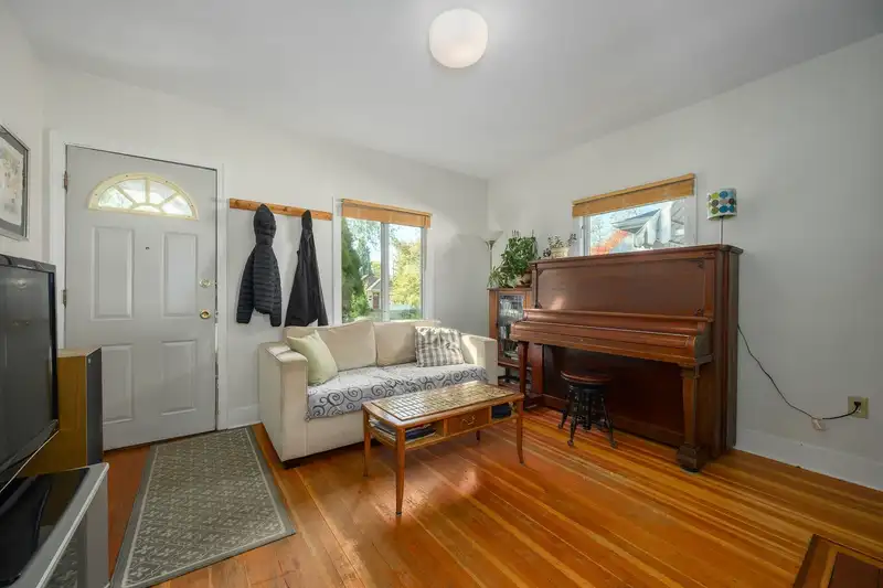 2633 VENABLES STREET - photo 4 of 14