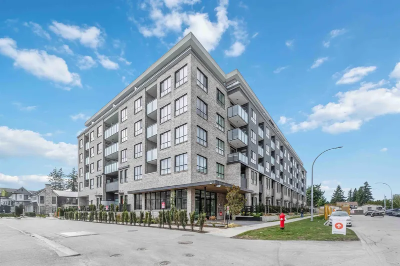 324 15738 85 AVENUE - photo 2 of 25