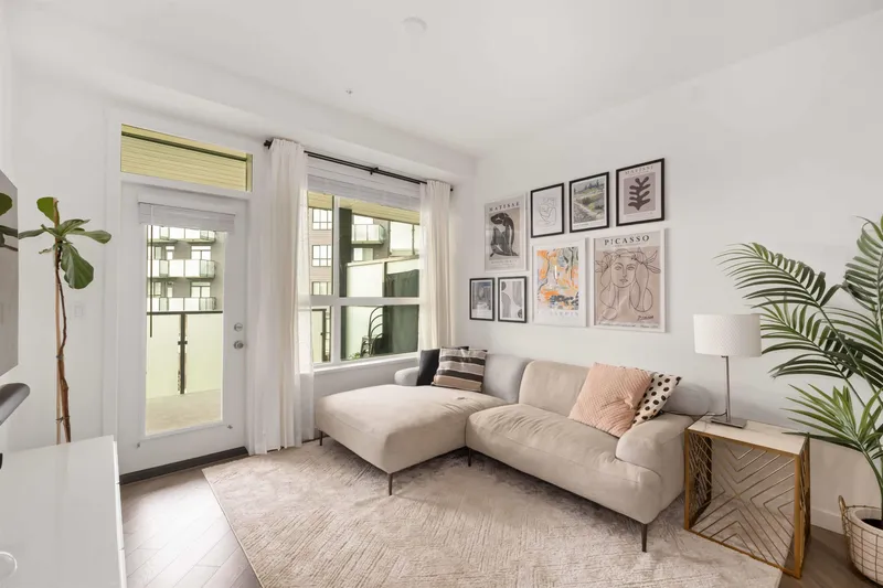 324 15738 85 AVENUE - photo 4 of 25