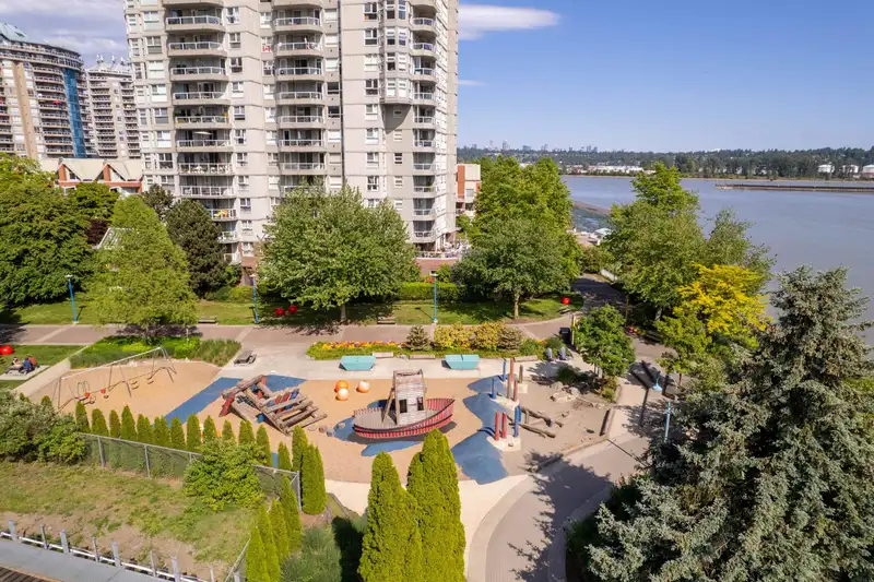 404 1250 QUAYSIDE DRIVE - photo 4 of 37
