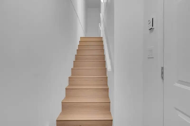 14 12730 66 AVENUE - photo 3 of 34