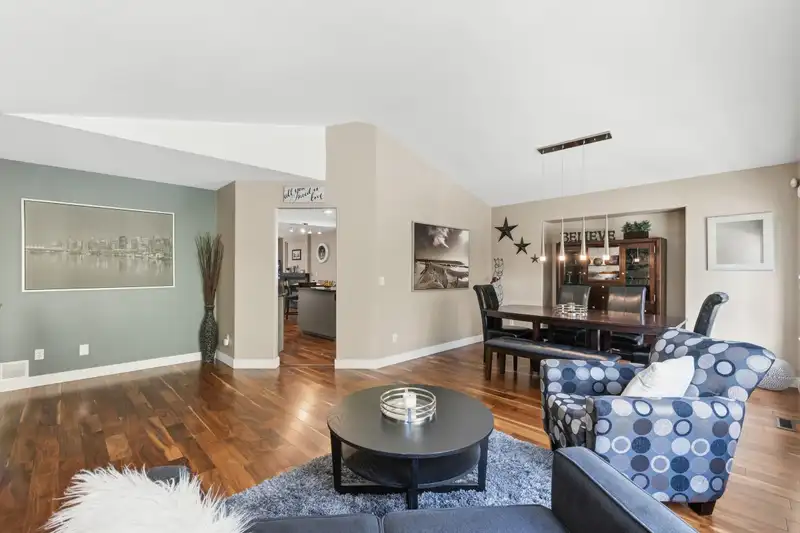 11377 CREEKSIDE STREET - photo 3 of 37