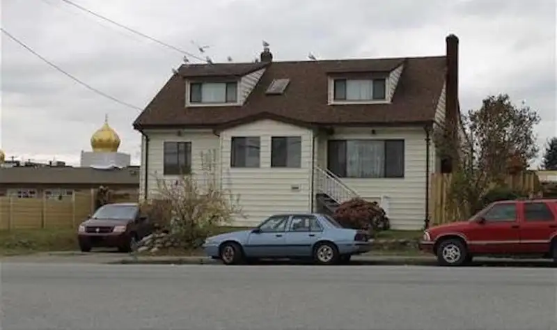 7225 GILLEY AVENUE - photo 2 of 25