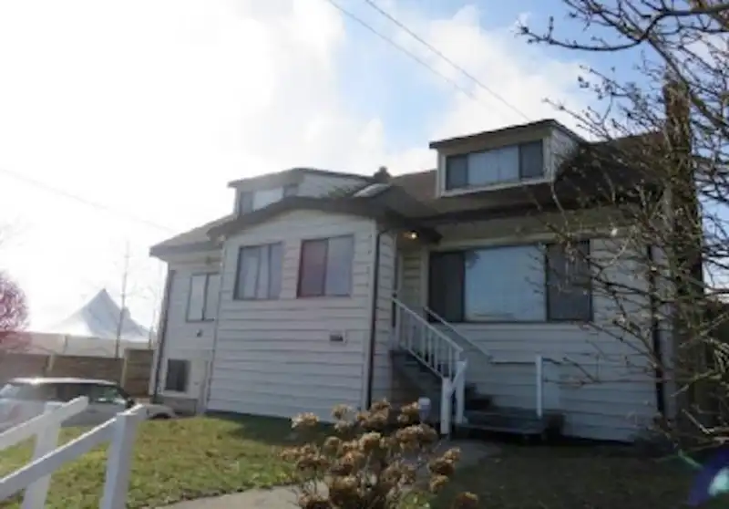 7225 GILLEY AVENUE - photo 3 of 25