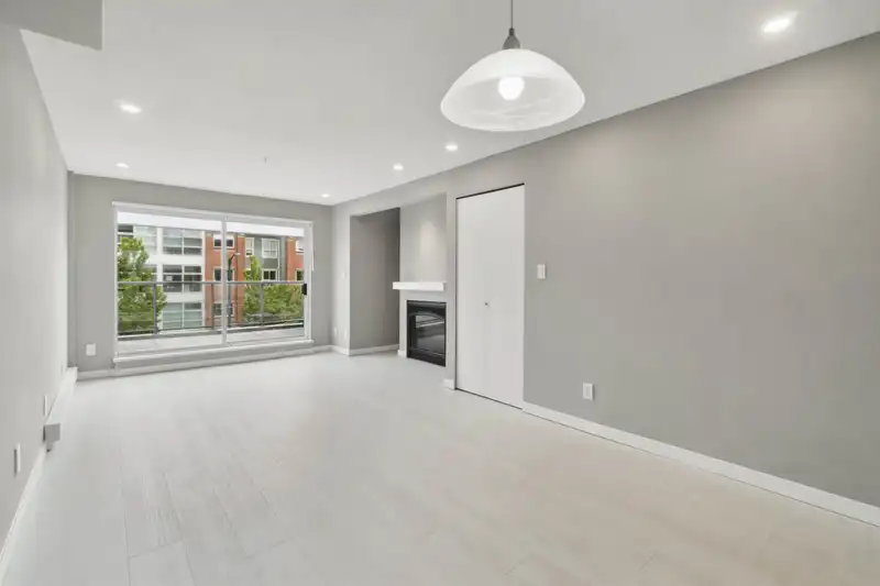 2 2880 W 4TH AVENUE - photo 1 of 34