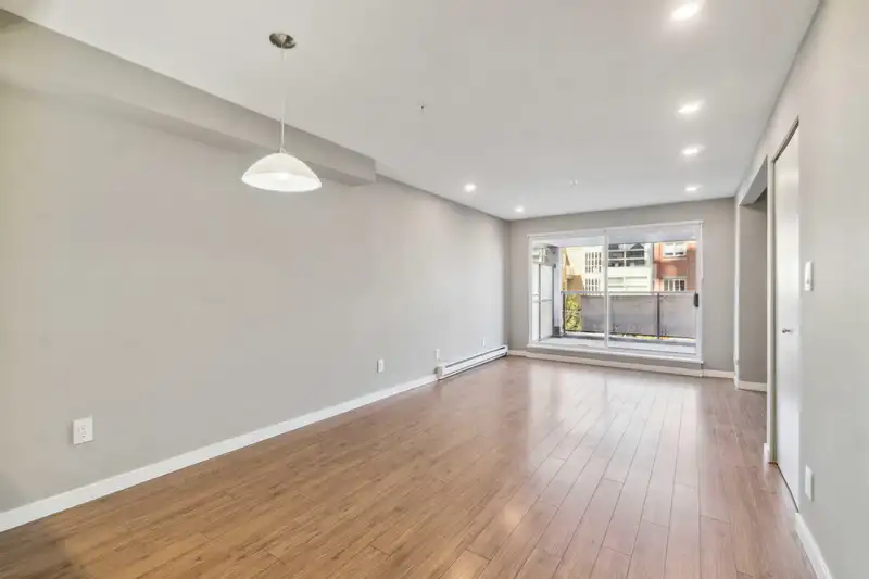 2 2880 W 4TH AVENUE - photo 2 of 34