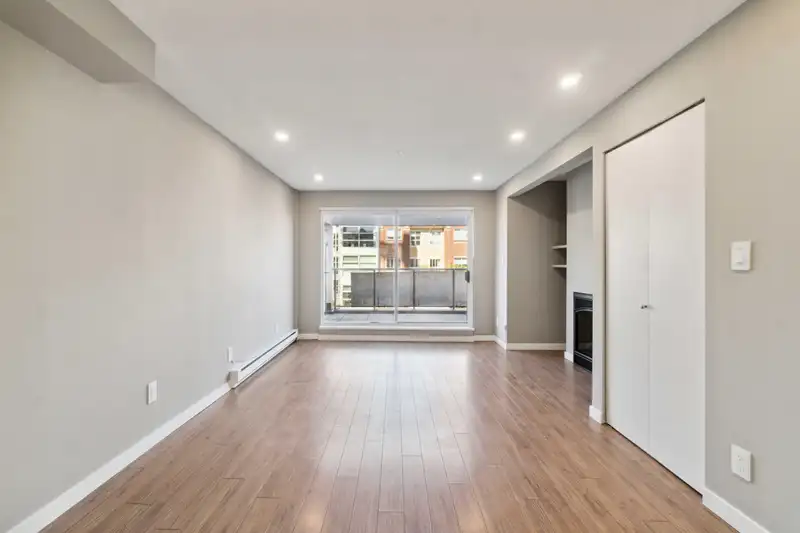 2 2880 W 4TH AVENUE - photo 3 of 34