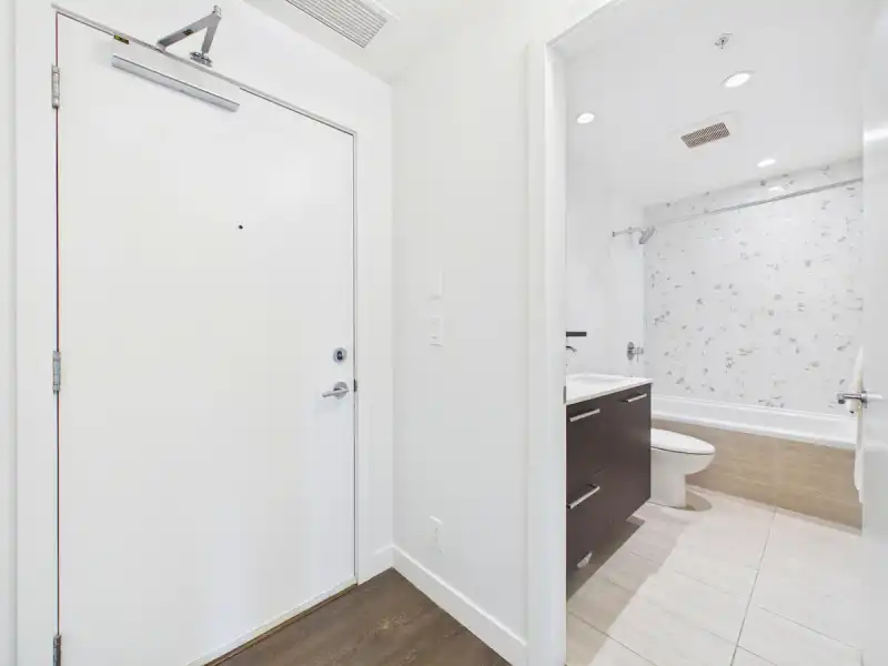 1806 567 CLARKE ROAD - photo 2 of 39