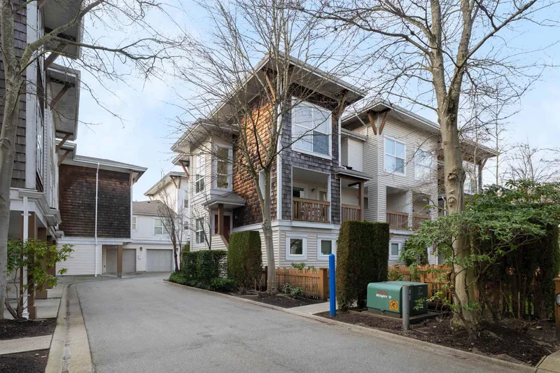 46 7100 LYNNWOOD DRIVE - photo 1 of 25