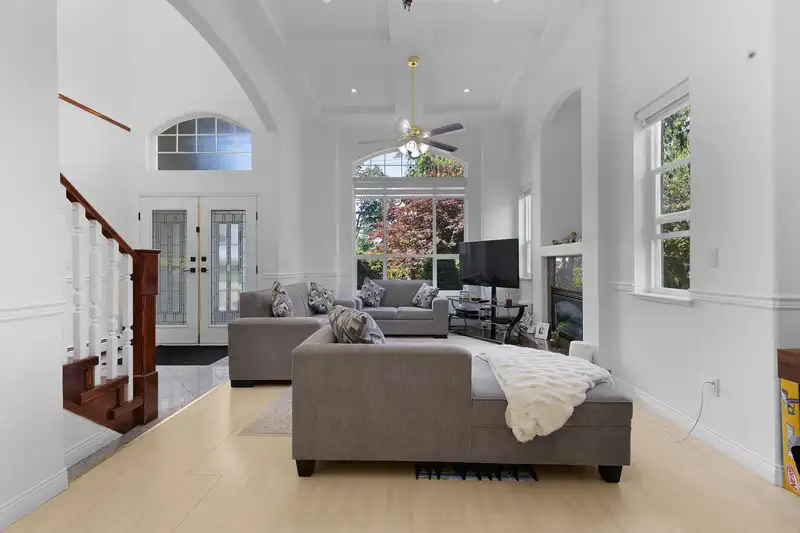 9928 116 STREET - photo 4 of 30