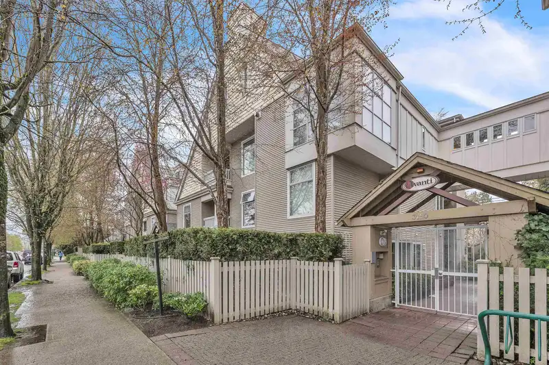 3 3150 W 4TH AVENUE - photo 2 of 26