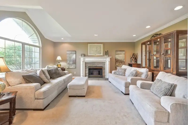 8551 BANNISTER DRIVE - photo 4 of 36