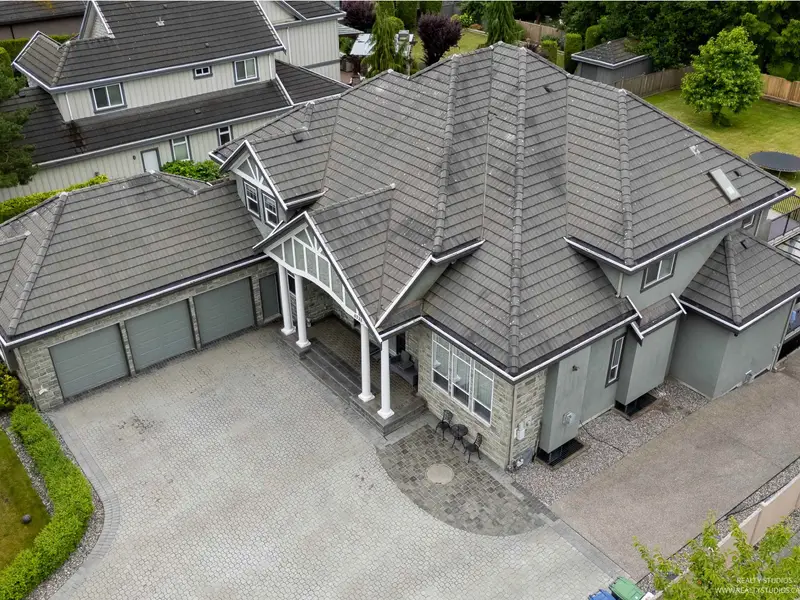 5733 136B STREET - photo 2 of 25