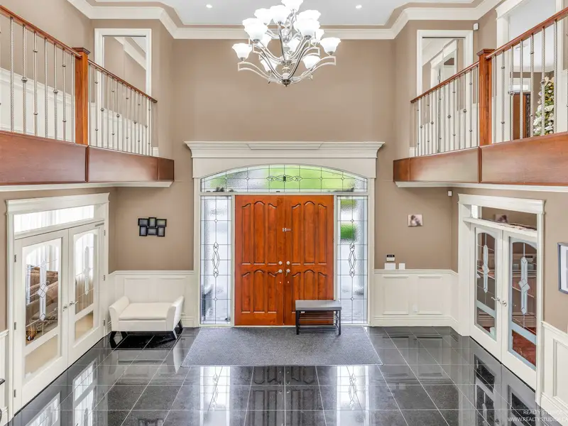 5733 136B STREET - photo 4 of 25