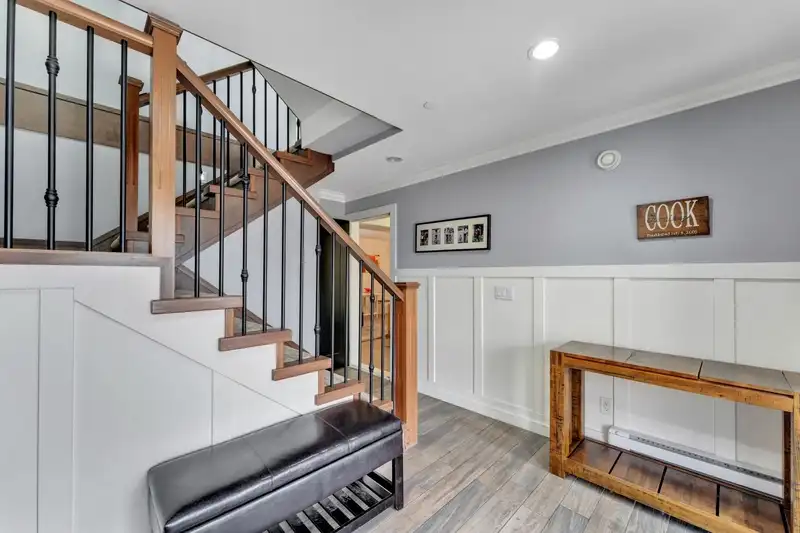 18833 124A AVENUE - photo 3 of 40