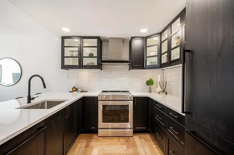 311 4101 YEW STREET - photo 4 of 33