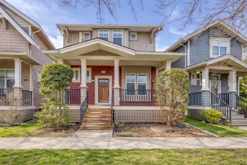 7339 191B STREET - photo 1 of 25