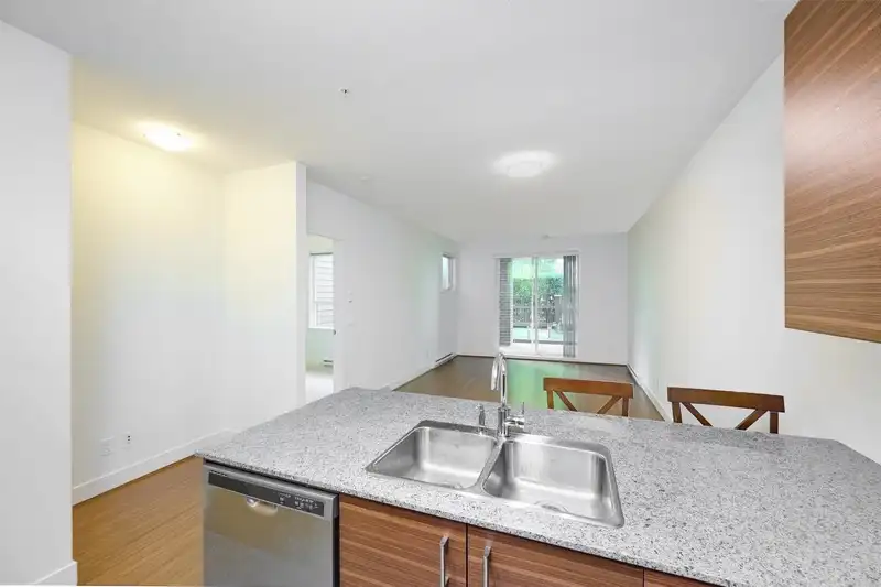 126 5788 SIDLEY STREET - photo 3 of 26