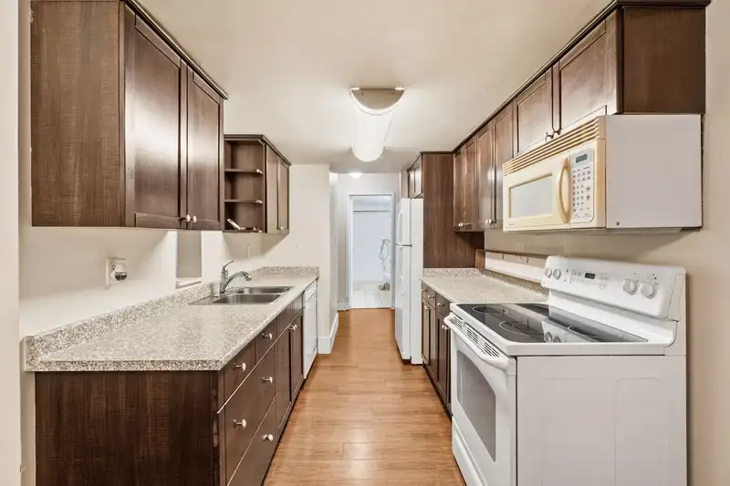 209 9644 134 STREET - photo 2 of 25