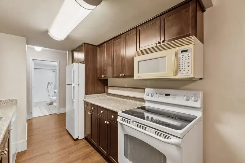 209 9644 134 STREET - photo 3 of 25