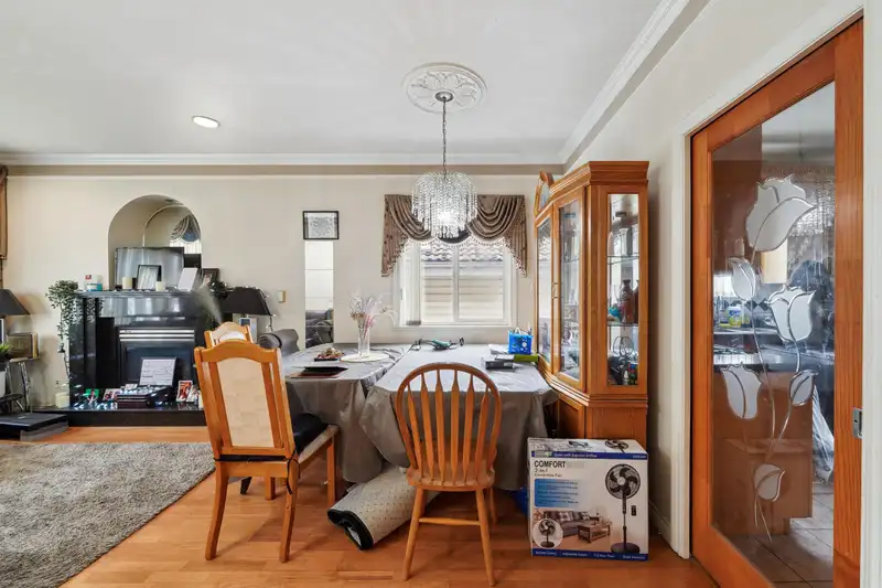 3234 CLIVE AVENUE - photo 3 of 28