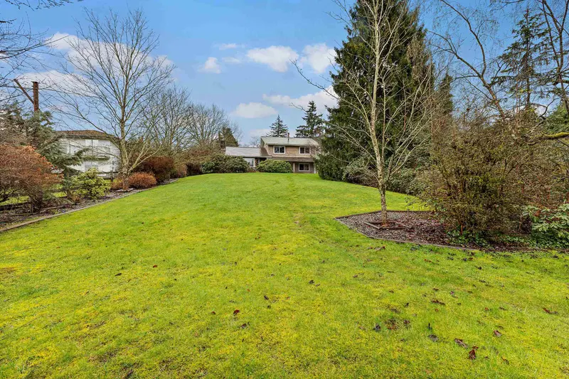 7444 184 STREET - photo 4 of 25