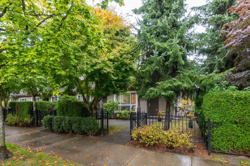 30 7733 HEATHER STREET - photo 2 of 18