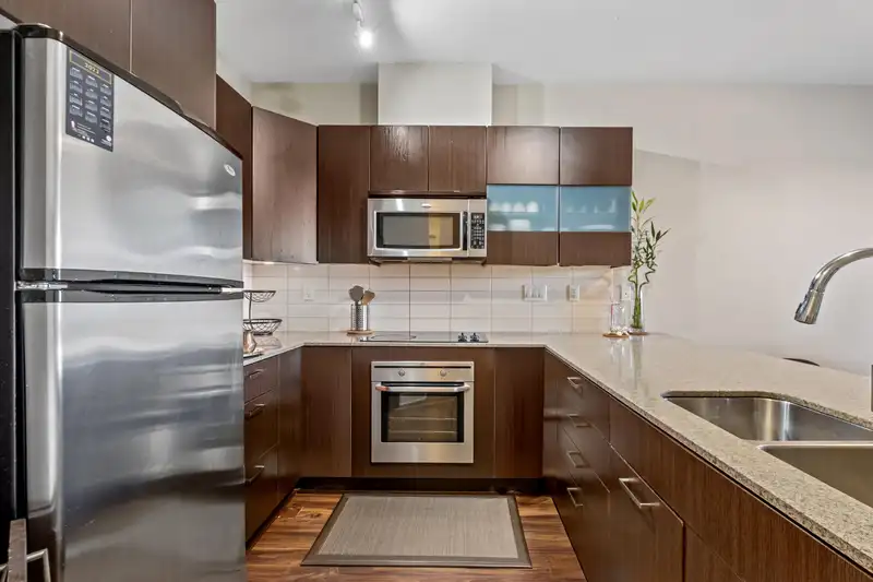 411 13321 102A AVENUE - photo 2 of 14