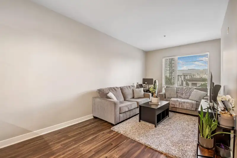 411 13321 102A AVENUE - photo 3 of 14