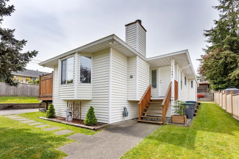 11441 SURREY ROAD - photo 1 of 25