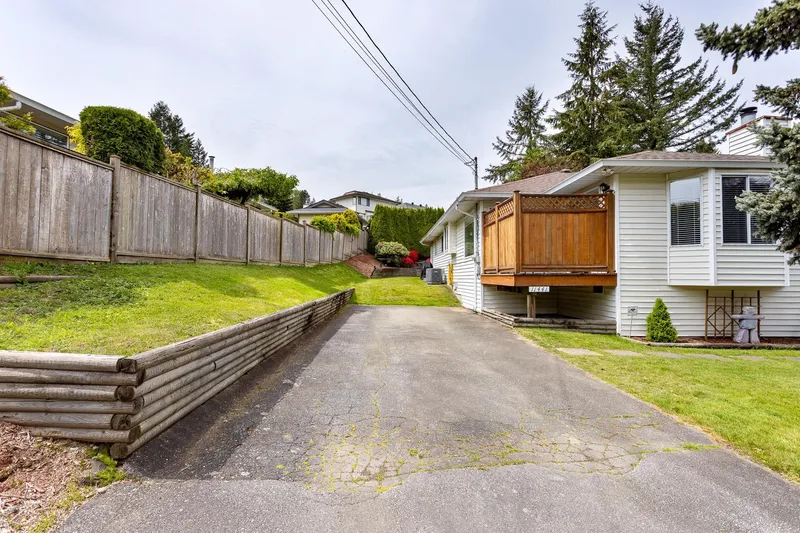 11441 SURREY ROAD - photo 3 of 25