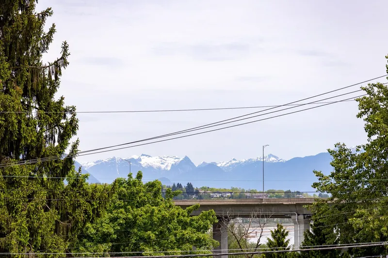 11441 SURREY ROAD - photo 4 of 25