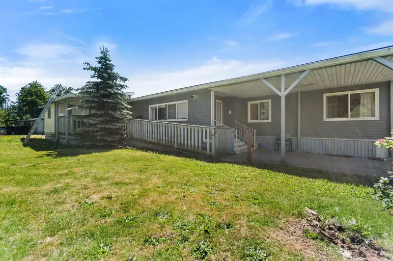 66 6035 VEDDER ROAD - photo 3 of 21