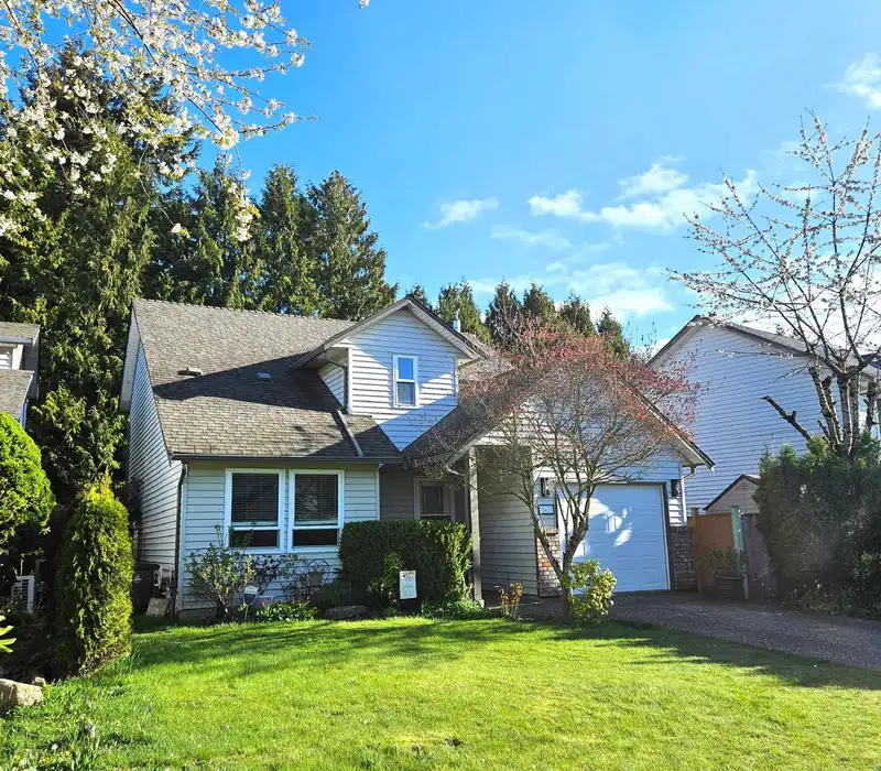 15429 90 AVENUE - photo 1 of 29