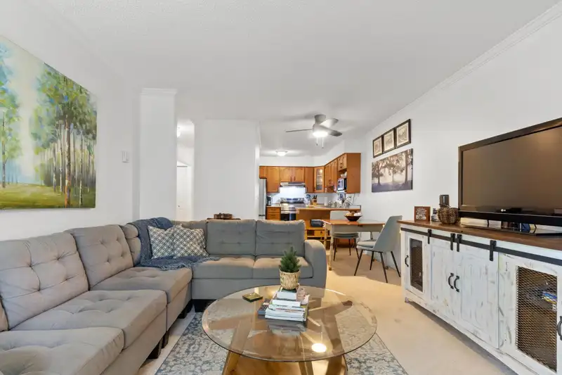 218 11510 225 STREET - photo 4 of 32