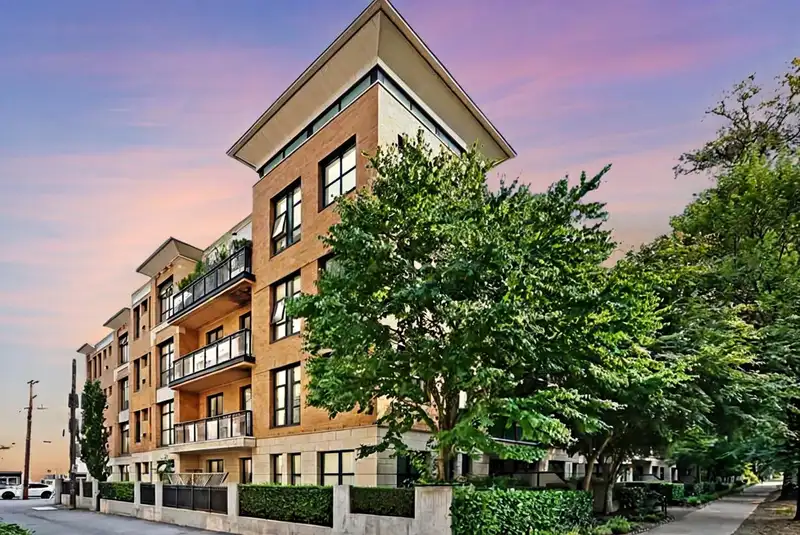101 2065 W 12TH AVENUE - photo 1 of 18