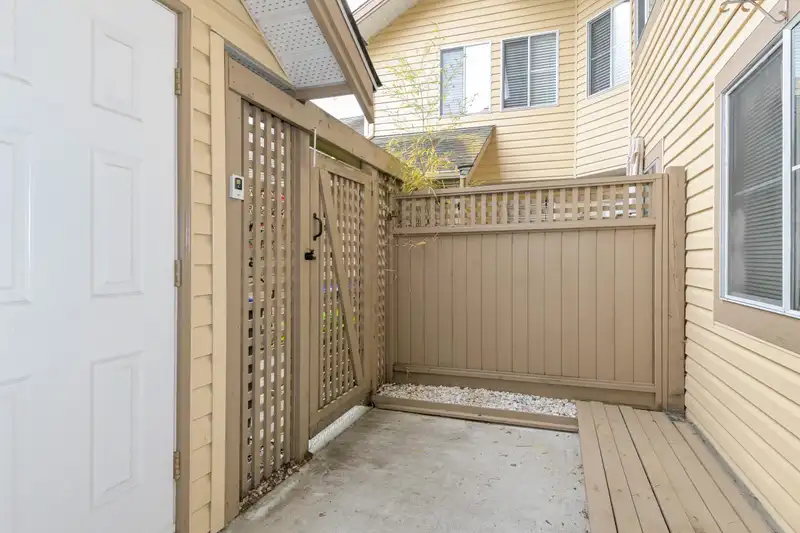 8 6140 192 STREET - photo 3 of 28